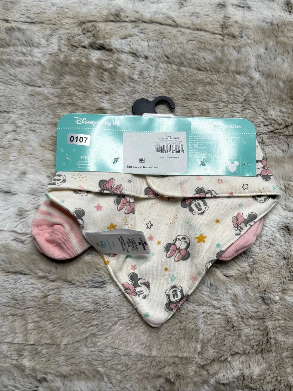 *NWT* Disney Baby Minnie Mouse Bib, Socks, and Mittens Set, Size 0/6M
